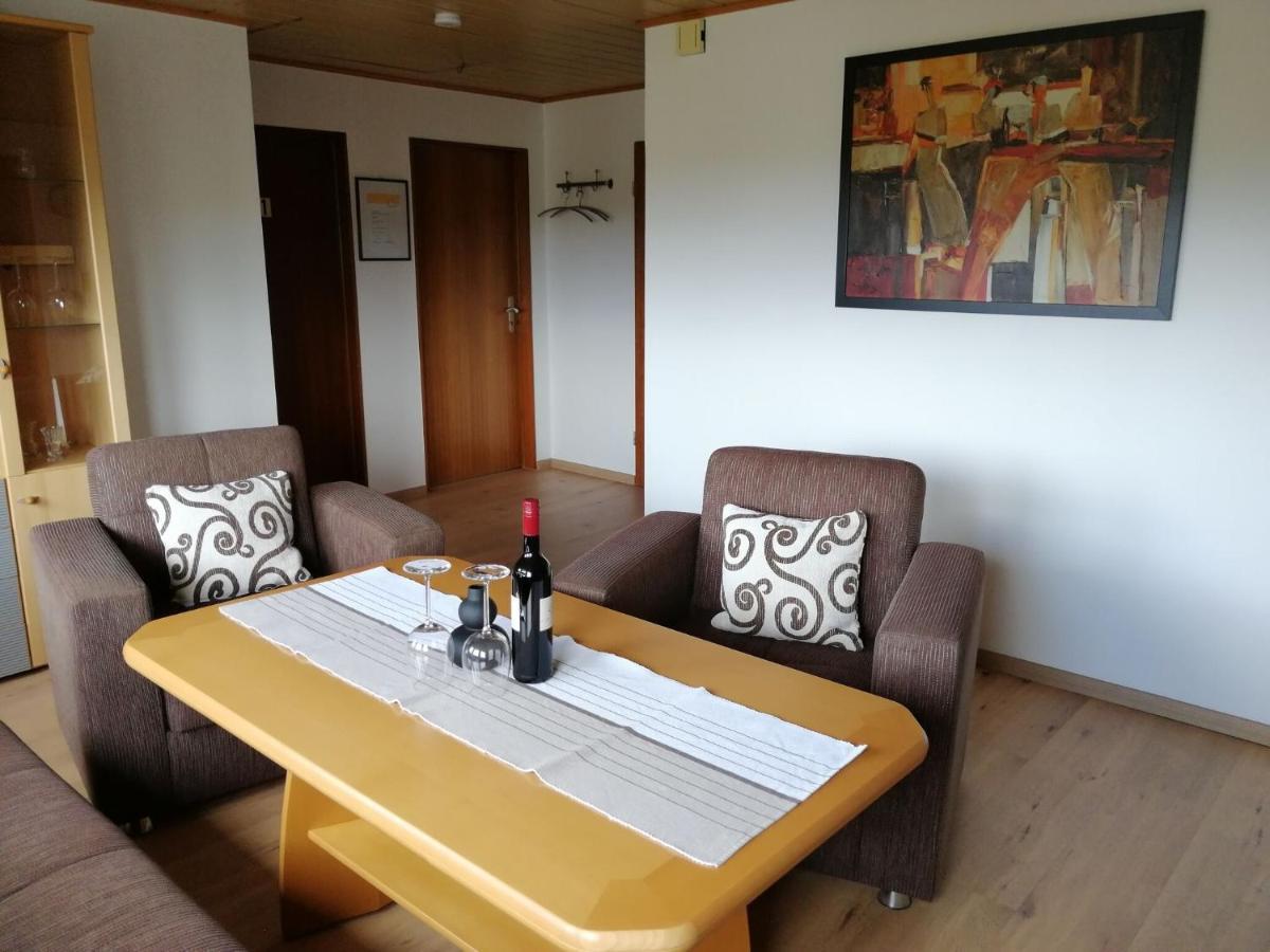Flat In Polle Near The Forest 외부 사진
